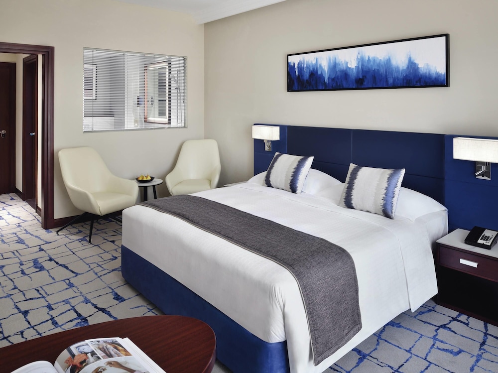 Mövenpick Hotel & Apartments Bur Dubai — Hotel rooms in Dubai