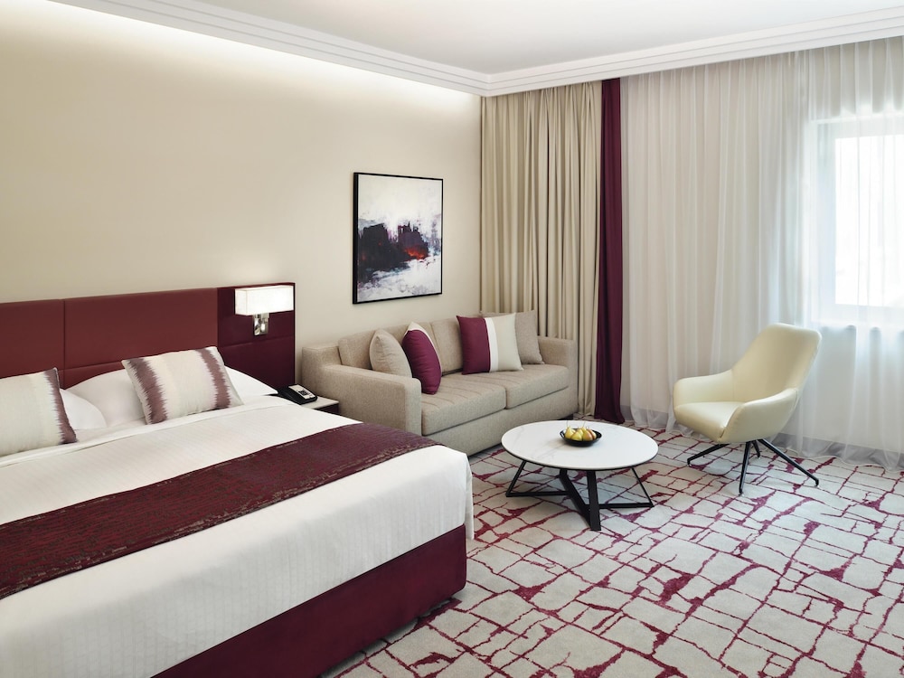 Mövenpick Hotel & Apartments Bur Dubai — Hotel rooms in Dubai