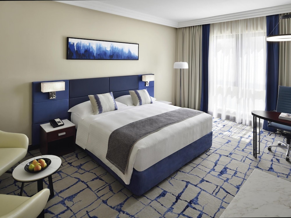 Mövenpick Hotel & Apartments Bur Dubai — Hotel rooms in Dubai
