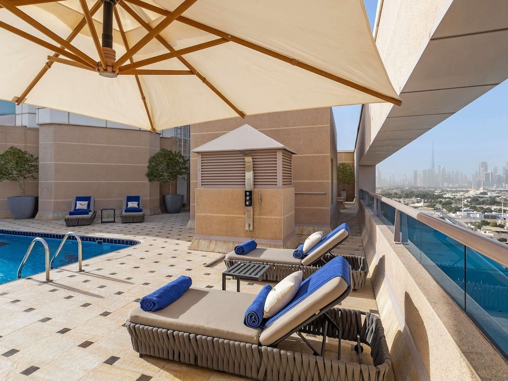 Mövenpick Hotel & Apartments Bur Dubai — Swimming pool in Dubai