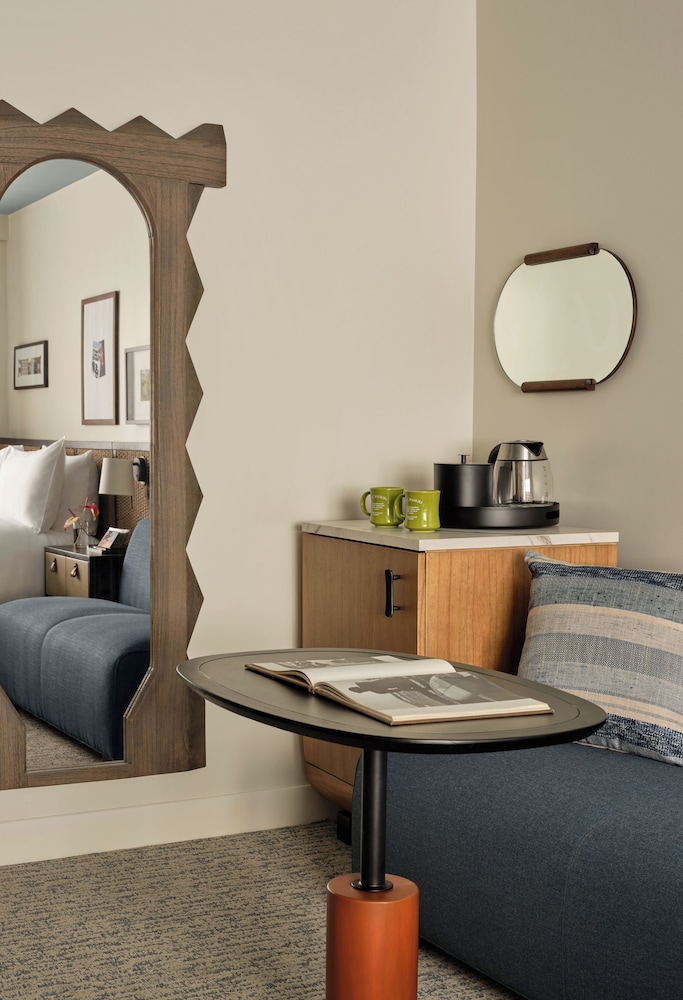 Romer House Waikiki — Hotel rooms in Honolulu, Hawaii