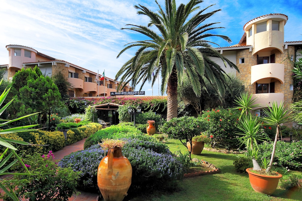 Grand Hotel Smeraldo Beach — Hotel building in Arzachena, Sardinia