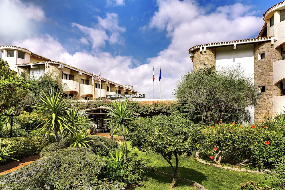 Grand Hotel Smeraldo Beach — Hotel building in Arzachena, Sardinia