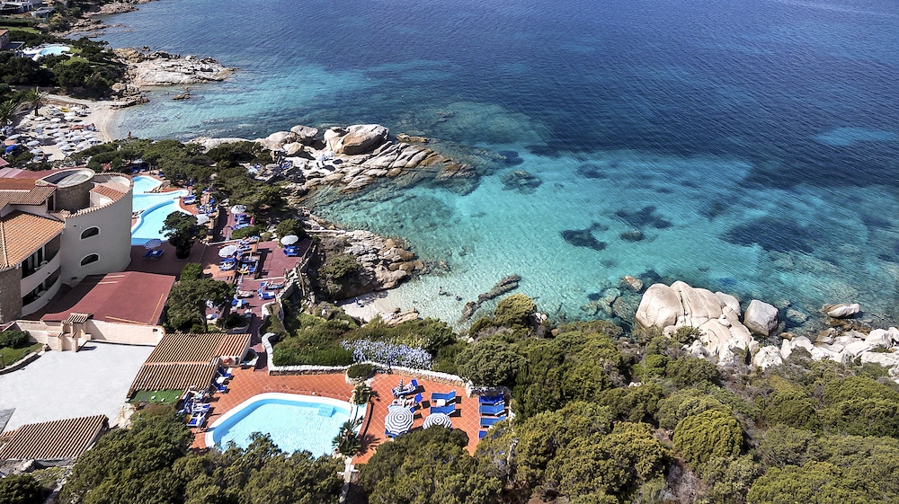 Grand Hotel Smeraldo Beach — Swimming pool in Arzachena, Sardinia