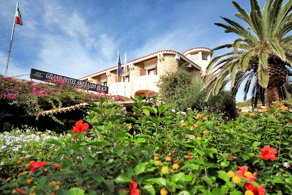 Grand Hotel Smeraldo Beach — Hotel building in Arzachena, Sardinia