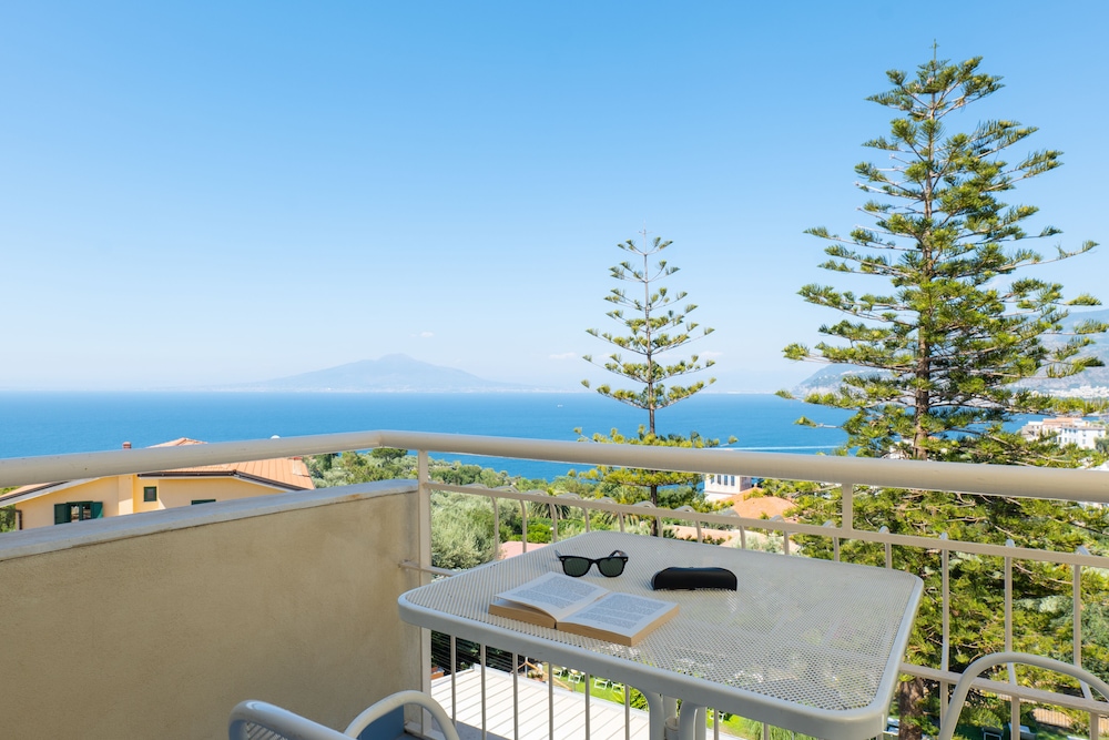 Grand Hotel Vesuvio — Attractions in the area in Sorrento, Campania