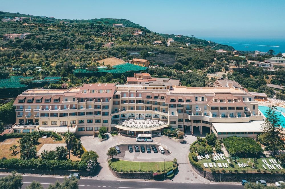 Grand Hotel Vesuvio image