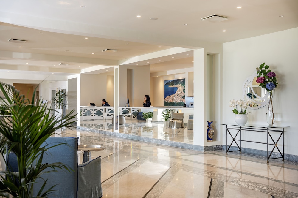 Grand Hotel Vesuvio — Hotel building in Sorrento, Campania