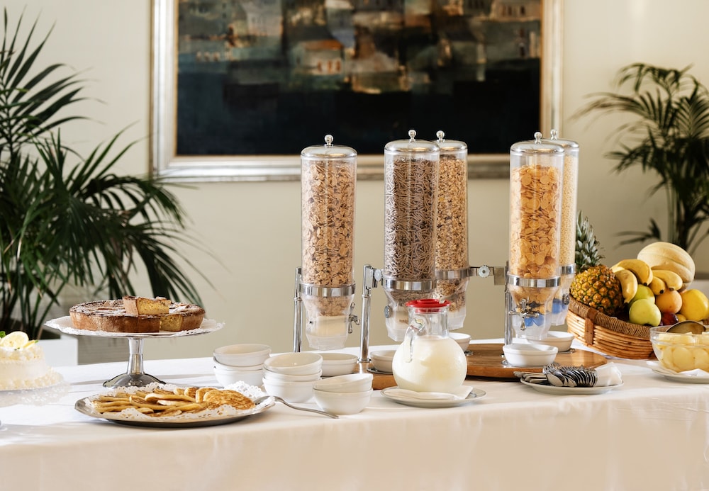 Grand Hotel Vesuvio — Restaurant & bars in Sorrento, Campania