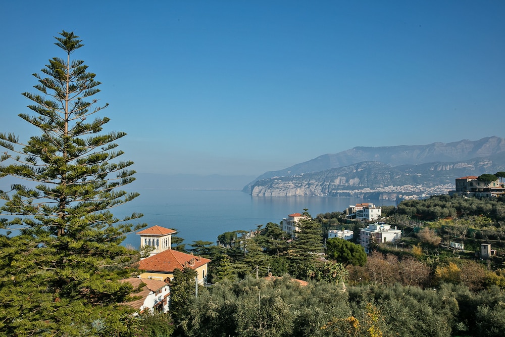 Grand Hotel Vesuvio — Attractions in the area in Sorrento, Campania