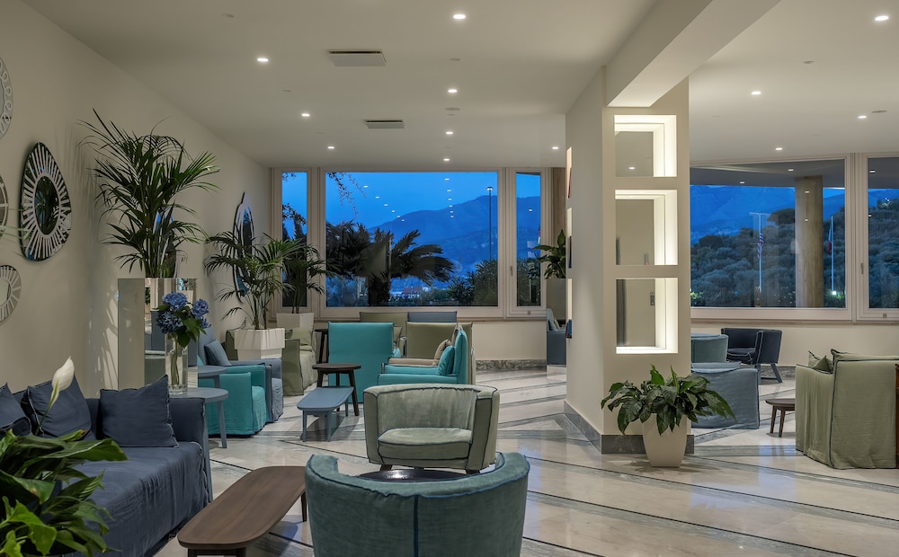 Grand Hotel Vesuvio — Hotel building in Sorrento, Campania