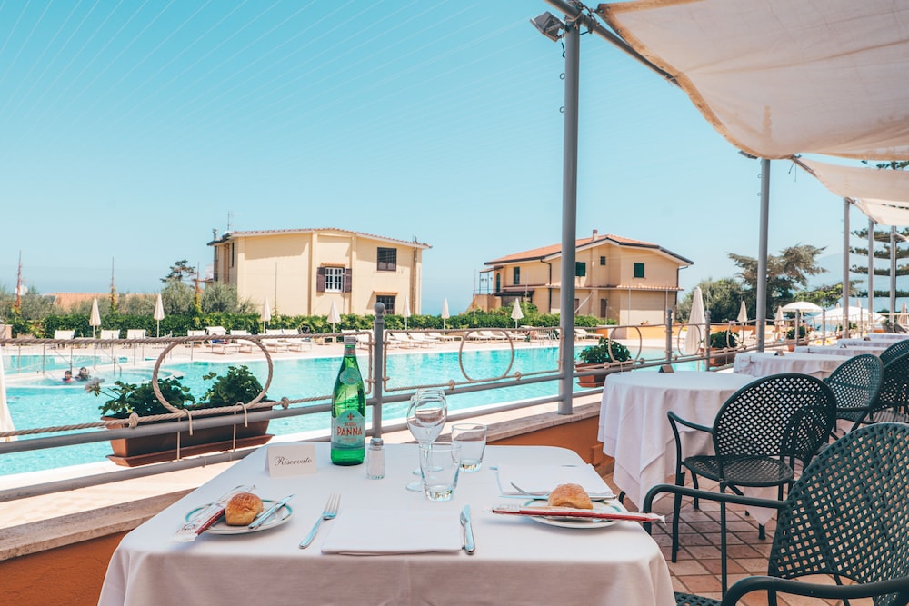 Grand Hotel Vesuvio — Restaurant & bars in Sorrento, Campania