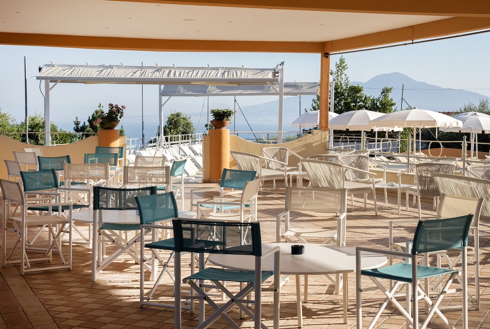 Grand Hotel Vesuvio — Restaurant & bars in Sorrento, Campania