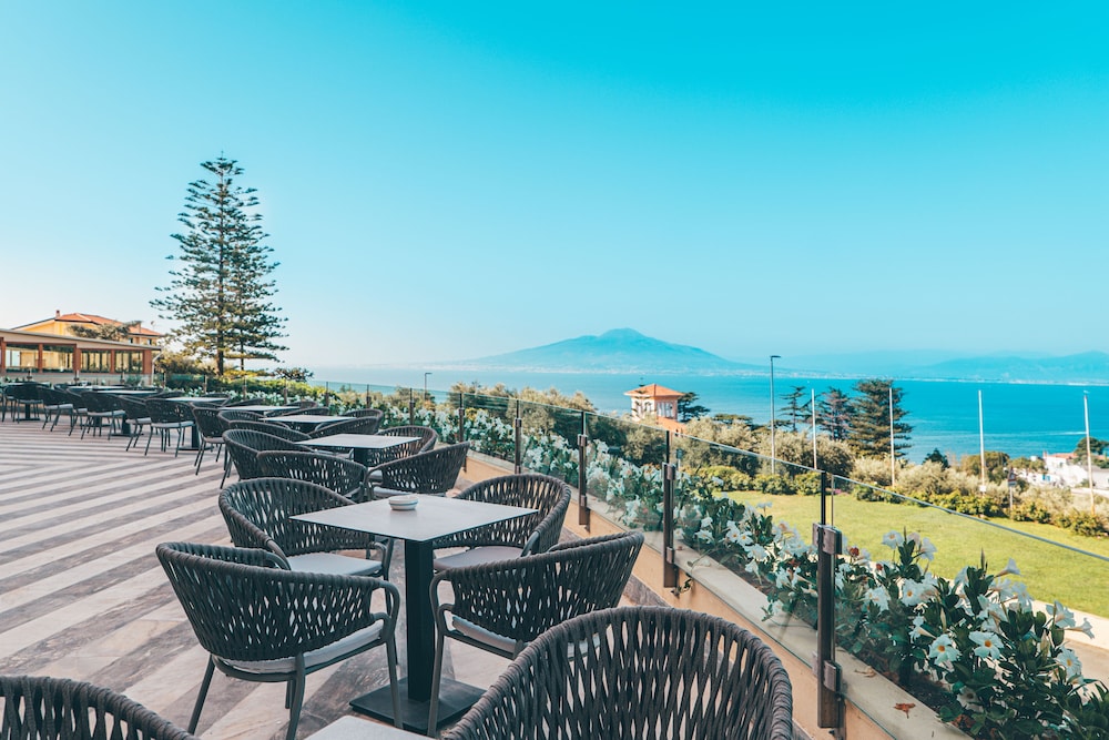 Grand Hotel Vesuvio — Restaurant & bars in Sorrento, Campania