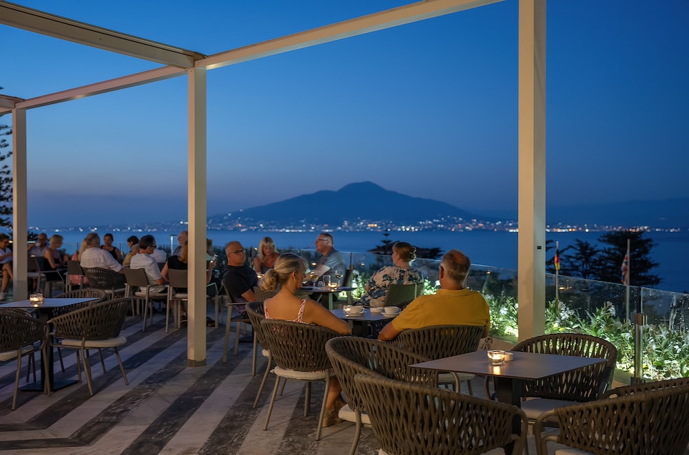 Grand Hotel Vesuvio — Restaurant & bars in Sorrento, Campania