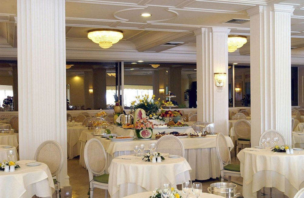 Hellenia Yachting Hotel — Restaurant & bars in Giardini Naxos, Sicily