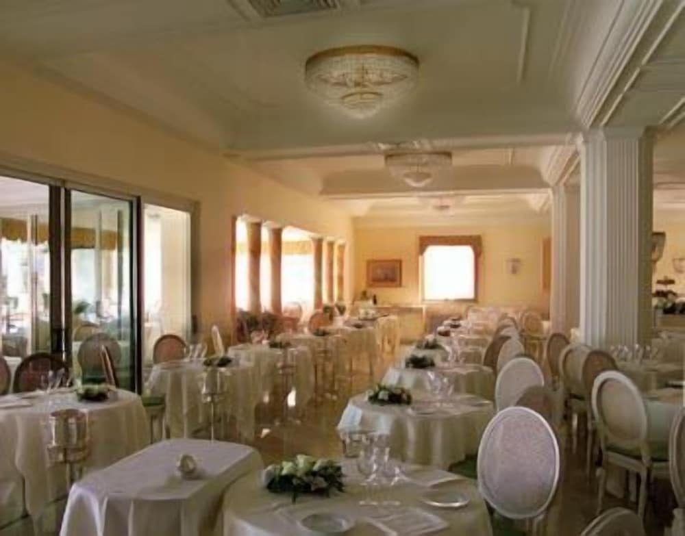 Hellenia Yachting Hotel — Hotel building in Giardini Naxos, Sicily