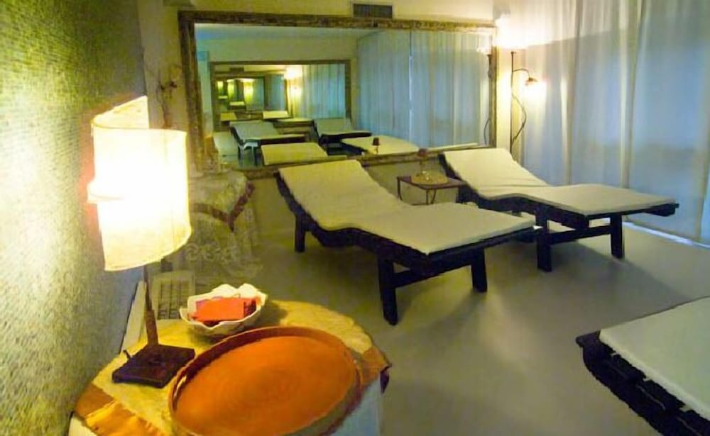 Hellenia Yachting Hotel — Hotel rooms in Giardini Naxos, Sicily