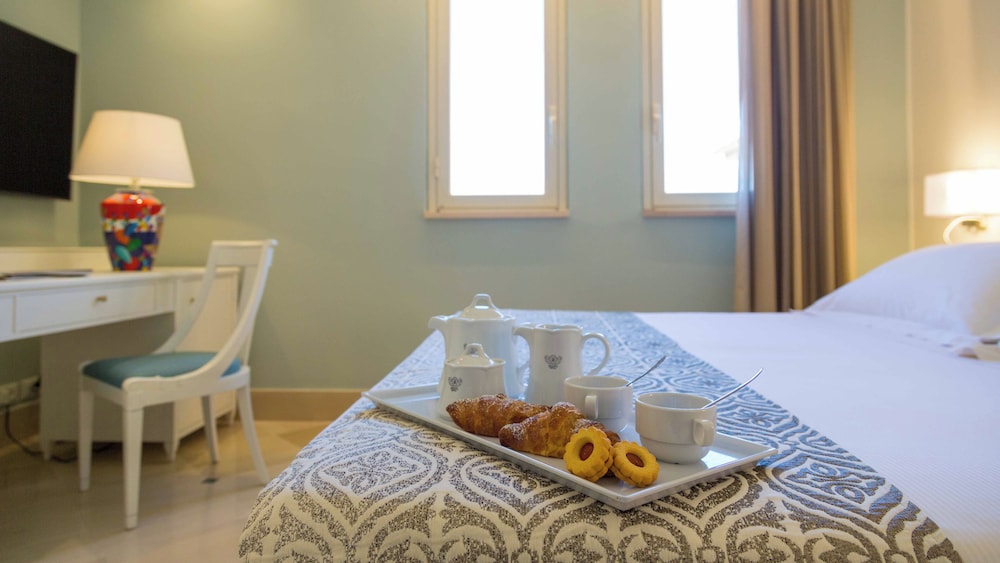 Hellenia Yachting Hotel — Hotel rooms in Giardini Naxos, Sicily
