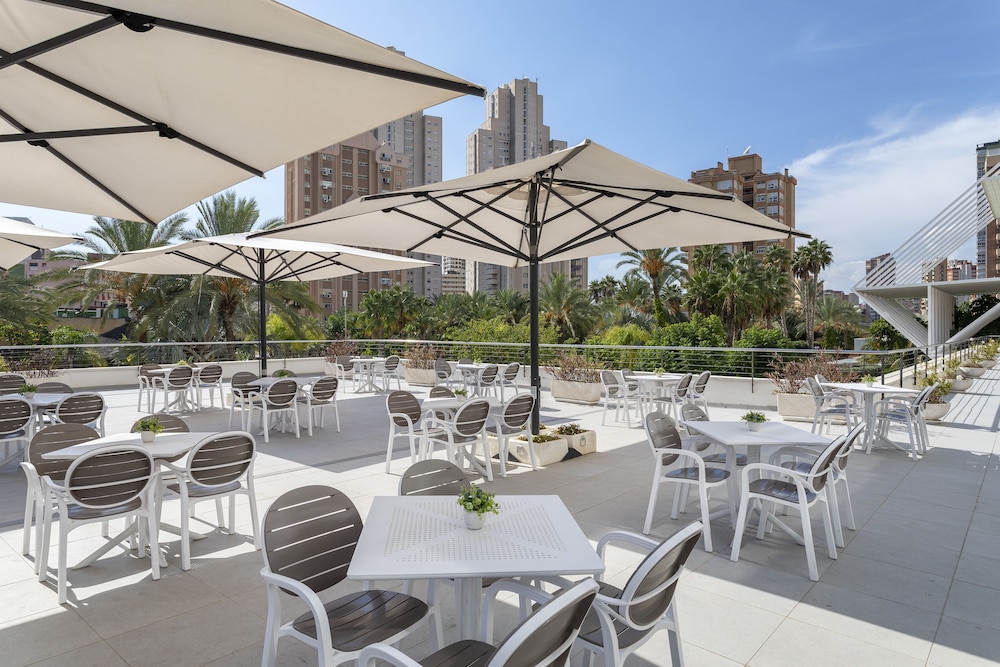 Melia Benidorm — Restaurant & bars in Benidorm, Valencian Community