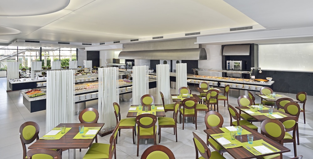 Melia Benidorm — Restaurant & bars in Benidorm, Valencian Community