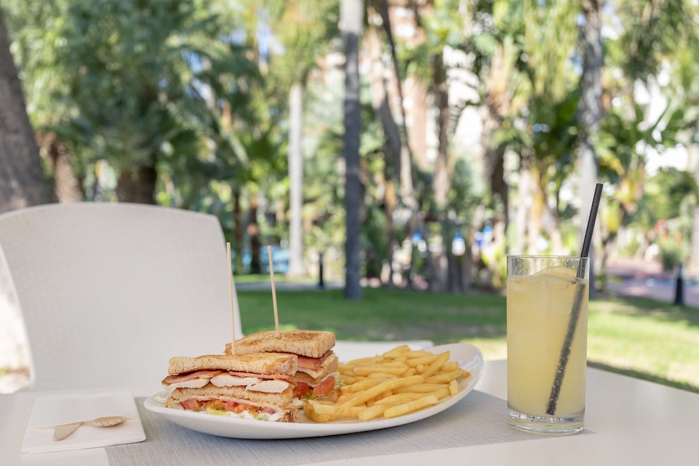 Melia Benidorm — Restaurant & bars in Benidorm, Valencian Community