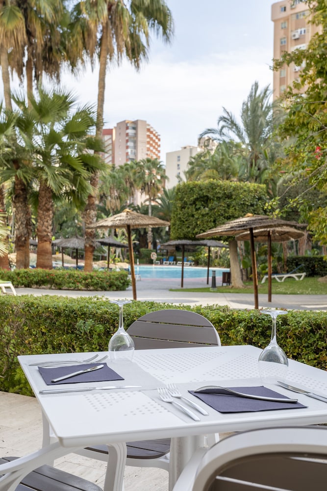 Melia Benidorm — Swimming pool in Benidorm, Valencian Community