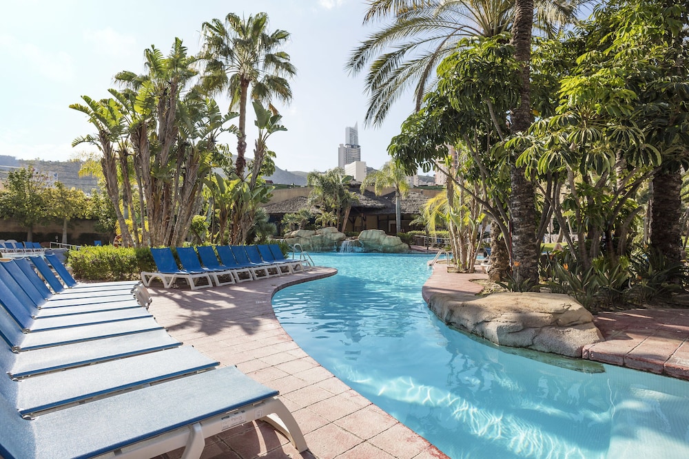 Melia Benidorm — Swimming pool in Benidorm, Valencian Community