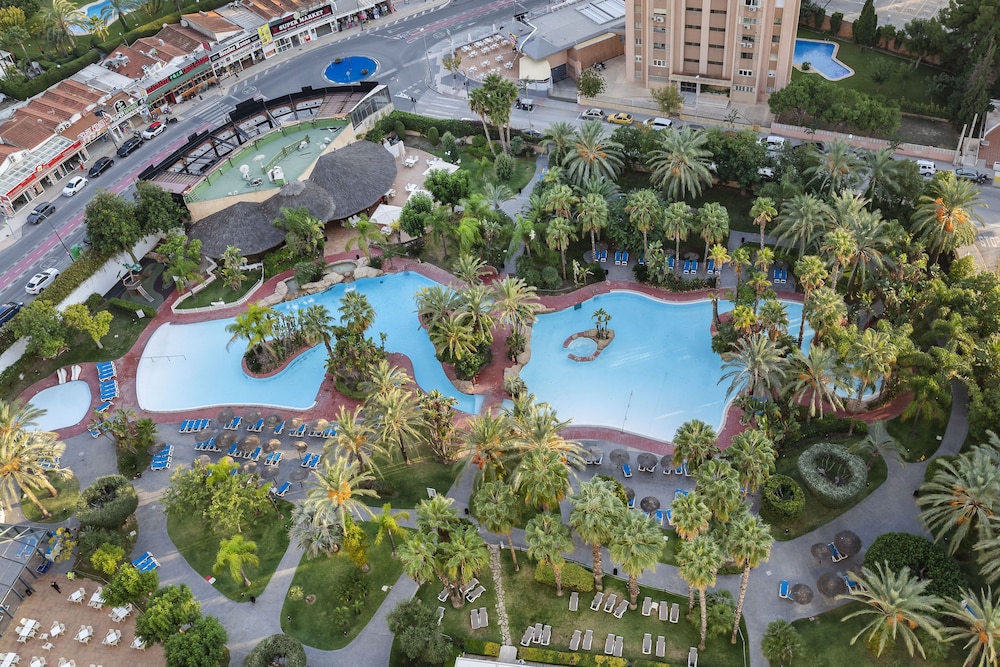Melia Benidorm — Swimming pool in Benidorm, Valencian Community