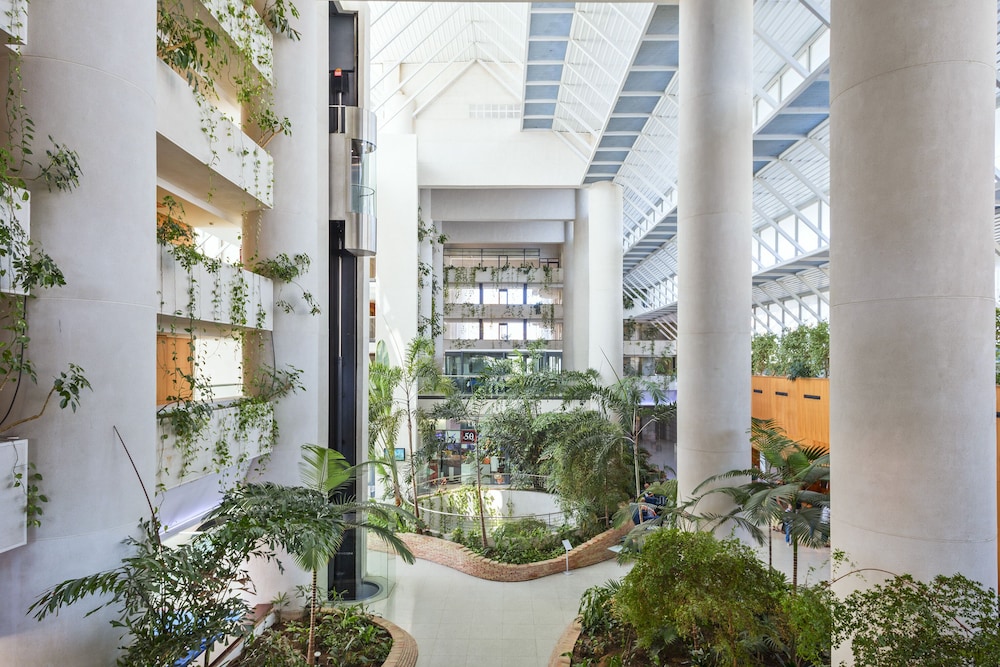Melia Benidorm — Hotel building in Benidorm, Valencian Community