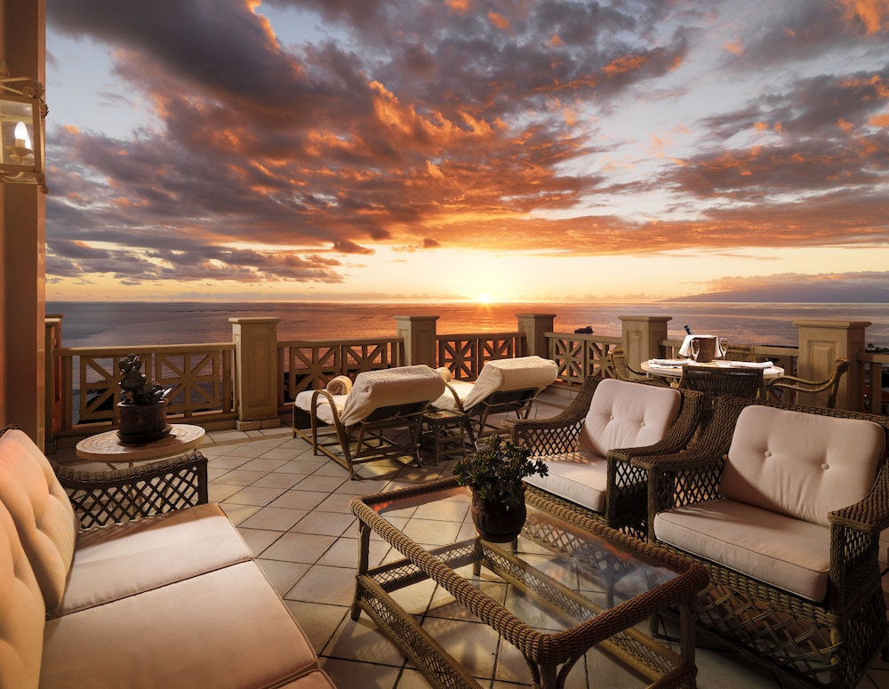 JOIA El Mirador by Iberostar -Adults Only — Restaurant & bars in Costa Adeje, Canary Islands