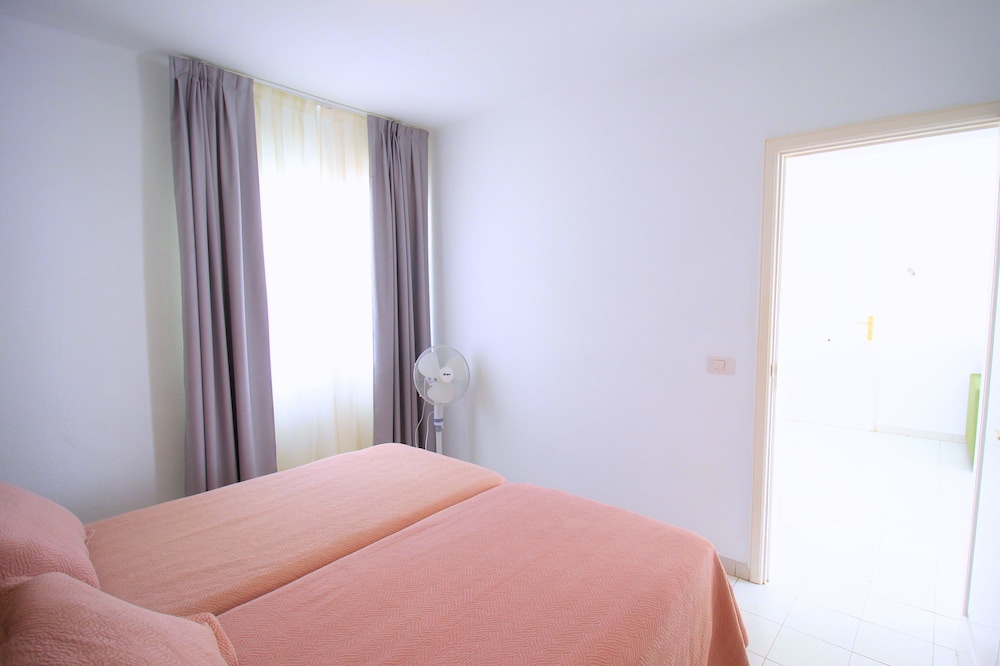 CORONA MAR APARTMENTS - SELECT ADULTS (+16) — Hotel rooms in Puerto del Carmen, Canary Islands