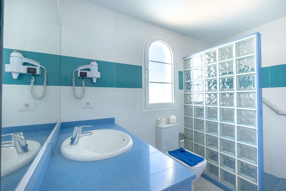 CORONA MAR APARTMENTS - SELECT ADULTS (+16) — Hotel rooms in Puerto del Carmen, Canary Islands