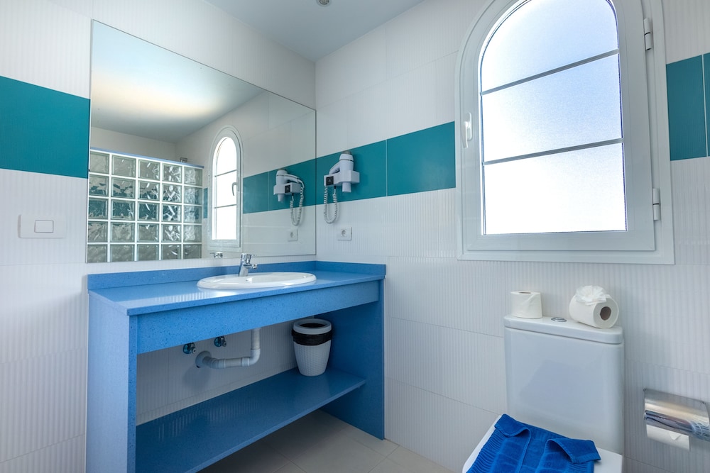CORONA MAR APARTMENTS - SELECT ADULTS (+16) — Hotel rooms in Puerto del Carmen, Canary Islands