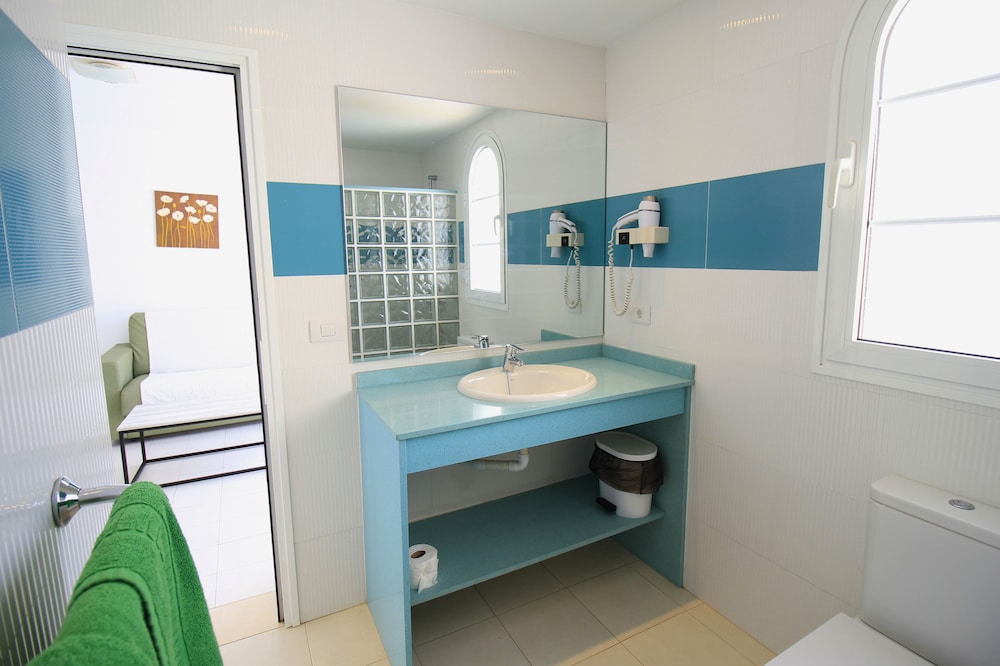 CORONA MAR APARTMENTS - SELECT ADULTS (+16) — Hotel rooms in Puerto del Carmen, Canary Islands