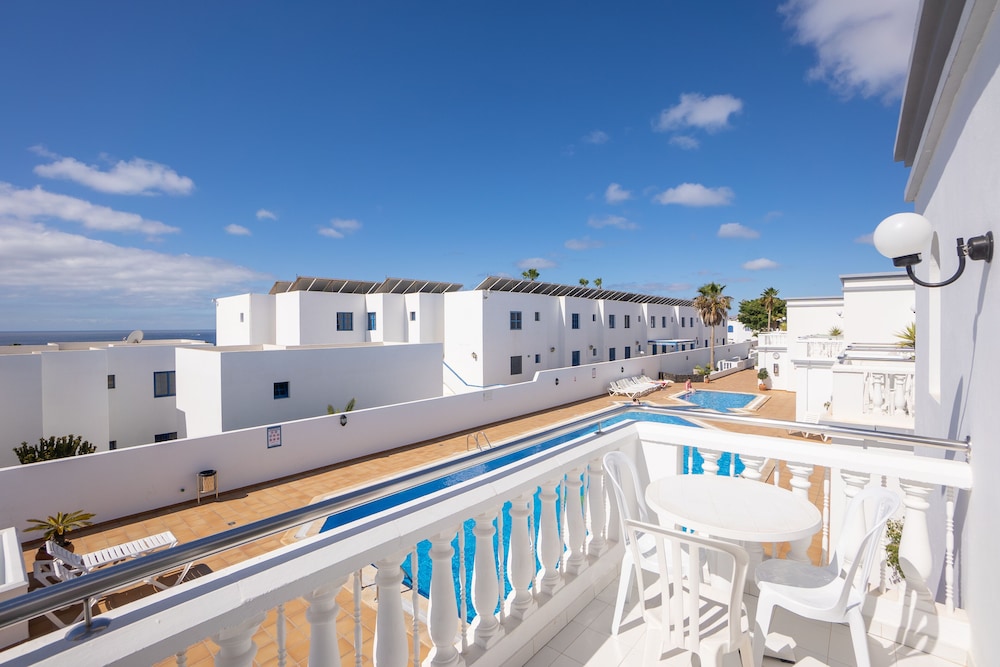 CORONA MAR APARTMENTS - SELECT ADULTS (+16) — Swimming pool in Puerto del Carmen, Canary Islands