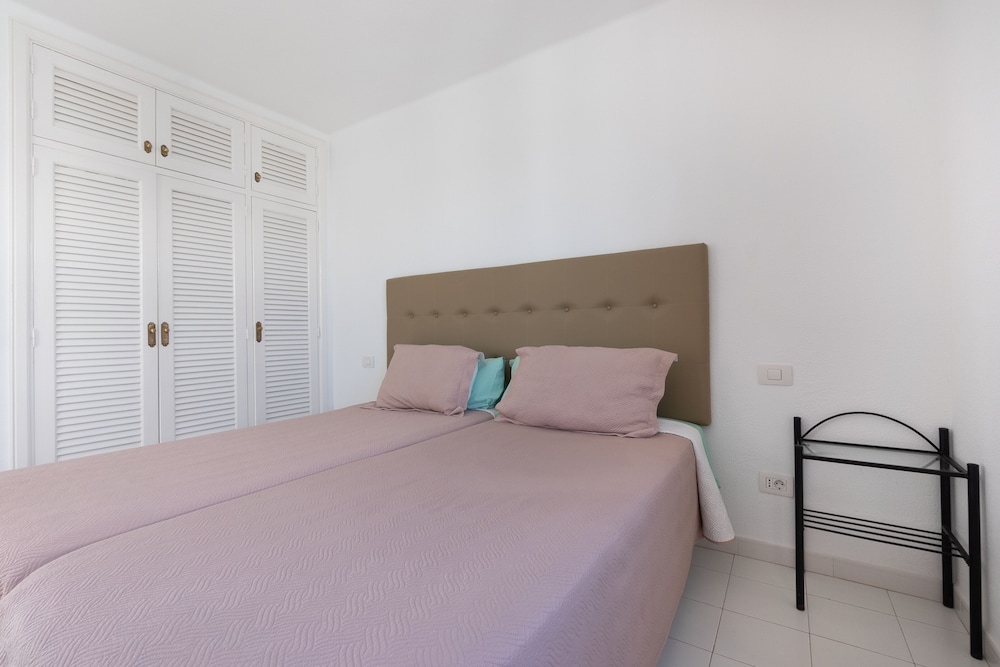 CORONA MAR APARTMENTS - SELECT ADULTS (+16) — Hotel rooms in Puerto del Carmen, Canary Islands