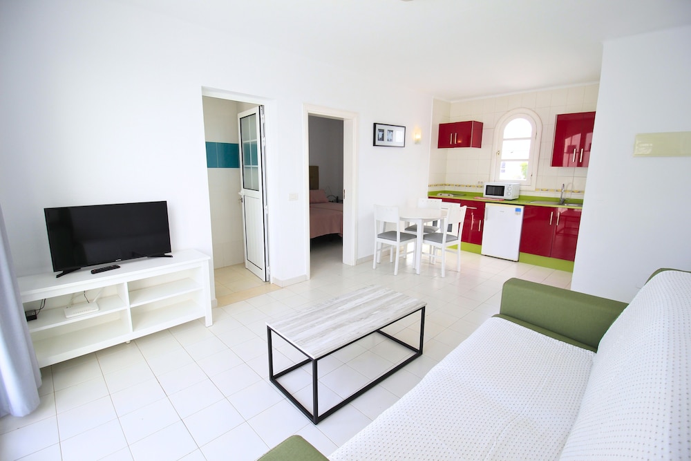 CORONA MAR APARTMENTS - SELECT ADULTS (+16) — Hotel rooms in Puerto del Carmen, Canary Islands