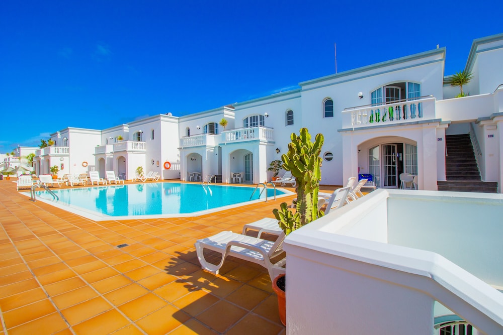 CORONA MAR APARTMENTS - SELECT ADULTS (+16) — Swimming pool in Puerto del Carmen, Canary Islands