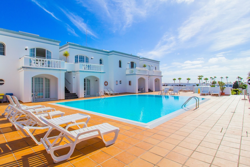 CORONA MAR APARTMENTS - SELECT ADULTS (+16) — Swimming pool in Puerto del Carmen, Canary Islands