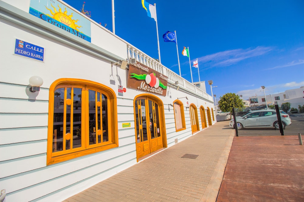 CORONA MAR APARTMENTS - SELECT ADULTS (+16) — Restaurant & bars in Puerto del Carmen, Canary Islands