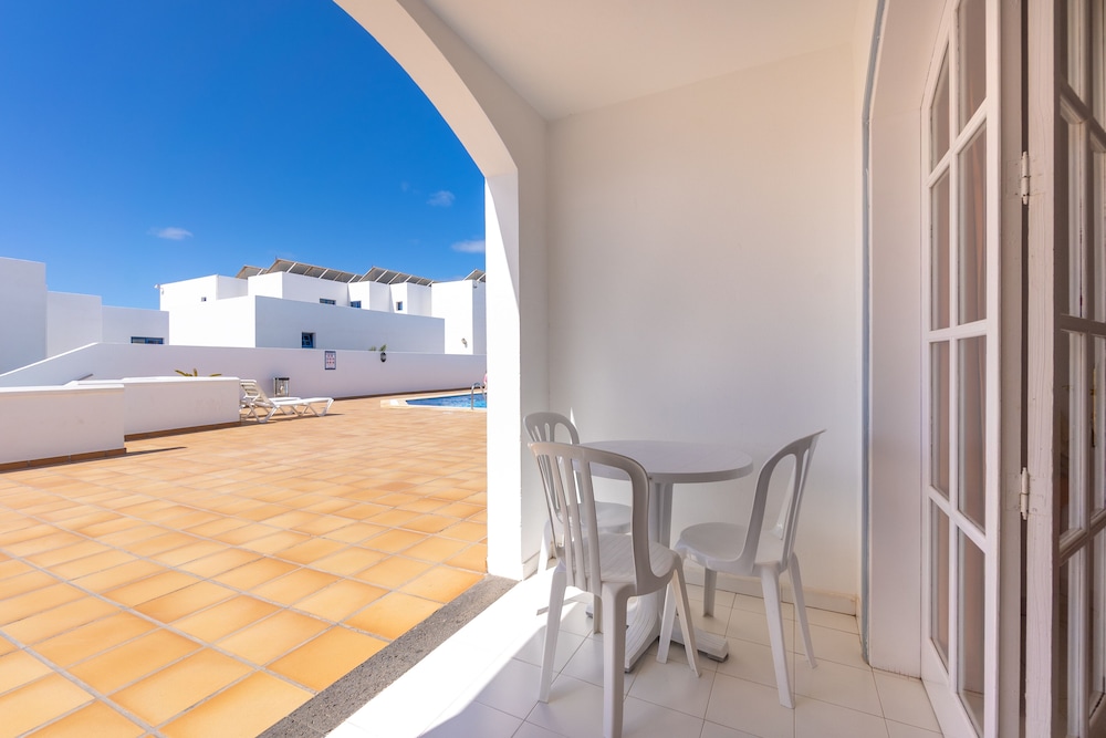 CORONA MAR APARTMENTS - SELECT ADULTS (+16) — Swimming pool in Puerto del Carmen, Canary Islands