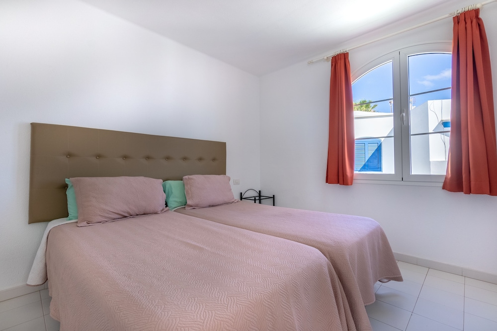 CORONA MAR APARTMENTS - SELECT ADULTS (+16) — Hotel rooms in Puerto del Carmen, Canary Islands