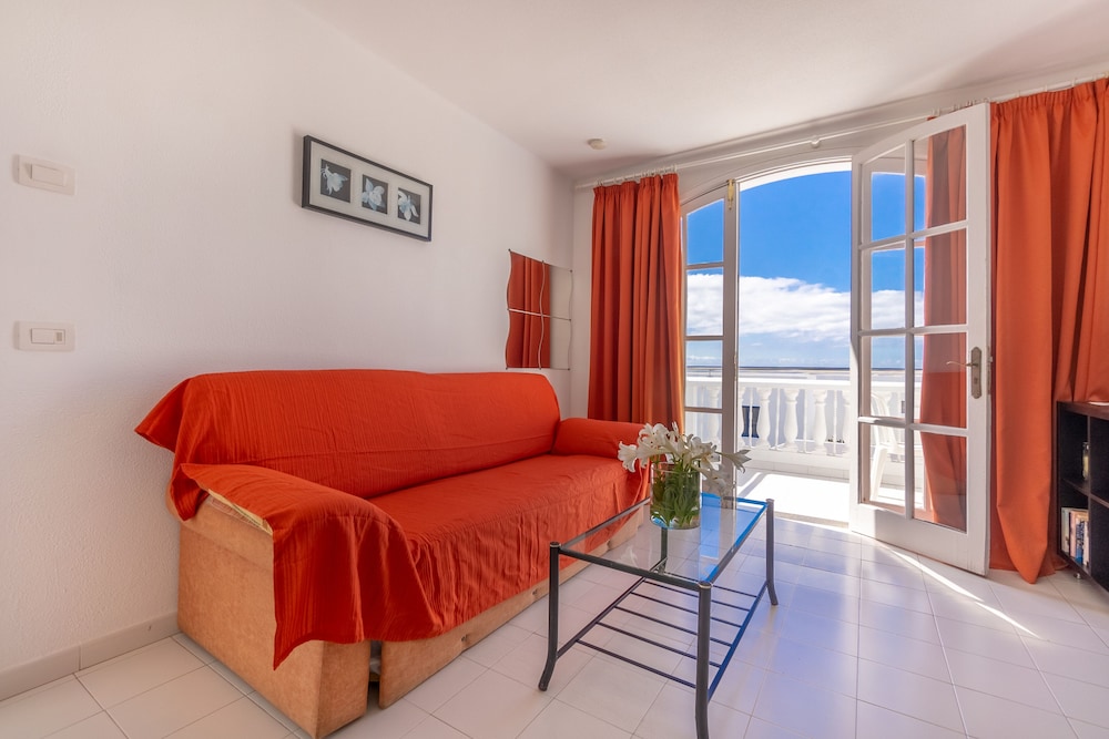 CORONA MAR APARTMENTS - SELECT ADULTS (+16) — Hotel rooms in Puerto del Carmen, Canary Islands