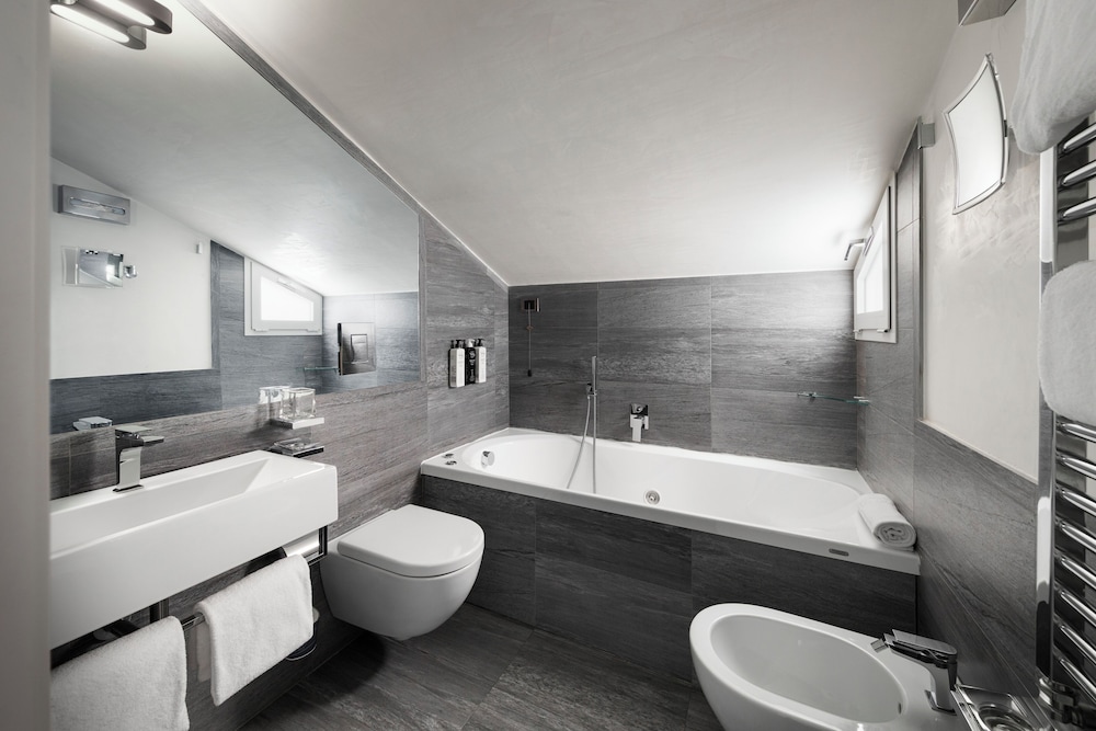 LHP Hotel Montecatini Palace & SPA — Hotel rooms in Montecatini Terme, Tuscany