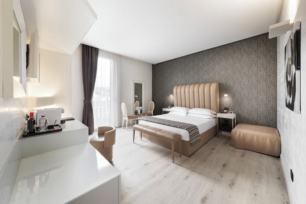 LHP Hotel Montecatini Palace & SPA — Hotel rooms in Montecatini Terme, Tuscany