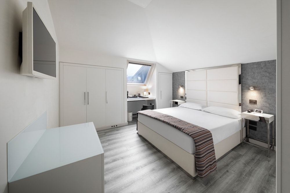 LHP Hotel Montecatini Palace & SPA — Hotel rooms in Montecatini Terme, Tuscany