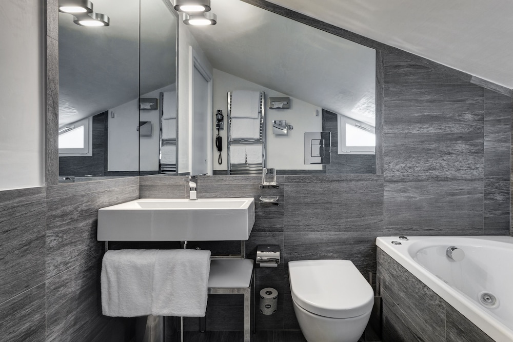 LHP Hotel Montecatini Palace & SPA — Hotel rooms in Montecatini Terme, Tuscany