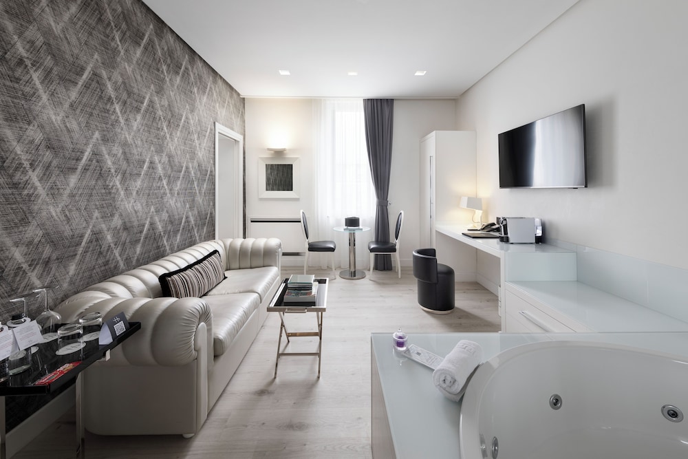 LHP Hotel Montecatini Palace & SPA — Hotel rooms in Montecatini Terme, Tuscany
