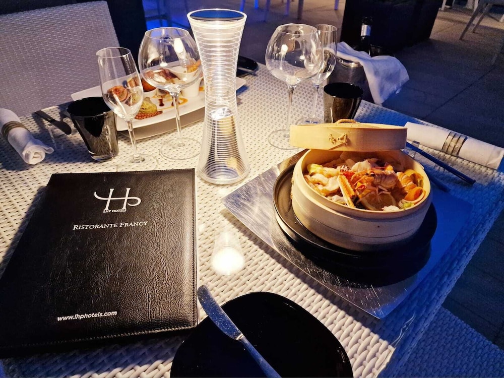 LHP Hotel Montecatini Palace & SPA — Restaurant & bars in Montecatini Terme, Tuscany